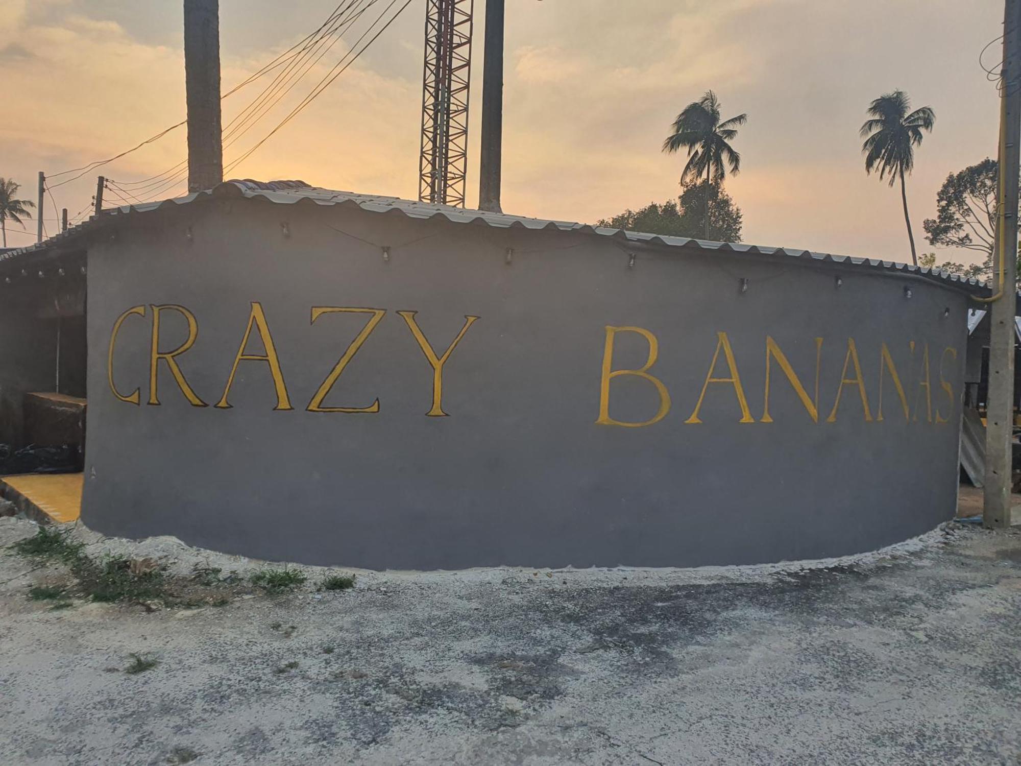 Crazy Monkey Hotel Трат Екстериор снимка